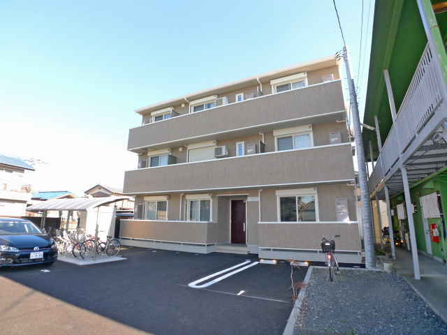 カリビアンアパートメントのご紹介は住まいの窓口 アソシエにお任せ下さい。