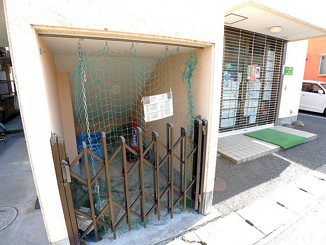パレスK（吉川市高富） ゴミ置場