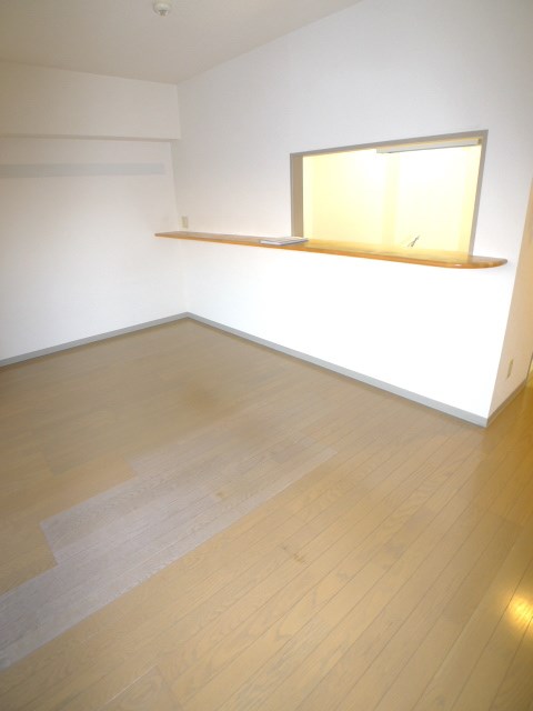アズコム吉川 ＬＤＫ13帖