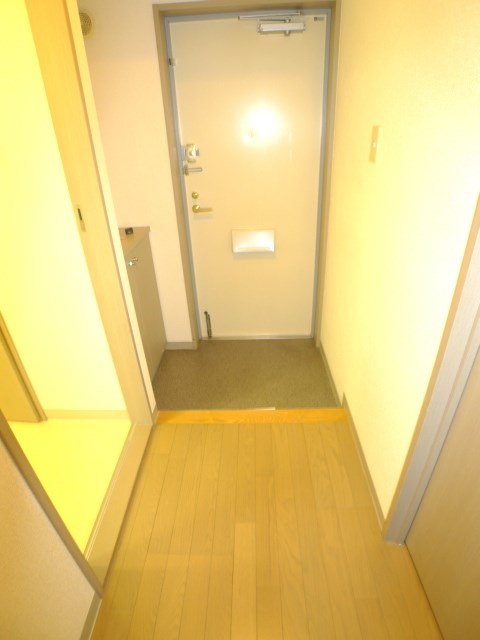 アズコム吉川 玄関ホール