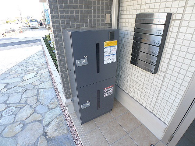 ロイジェントパークス　レイクタウン　Ⅱ　E 宅配ボックス