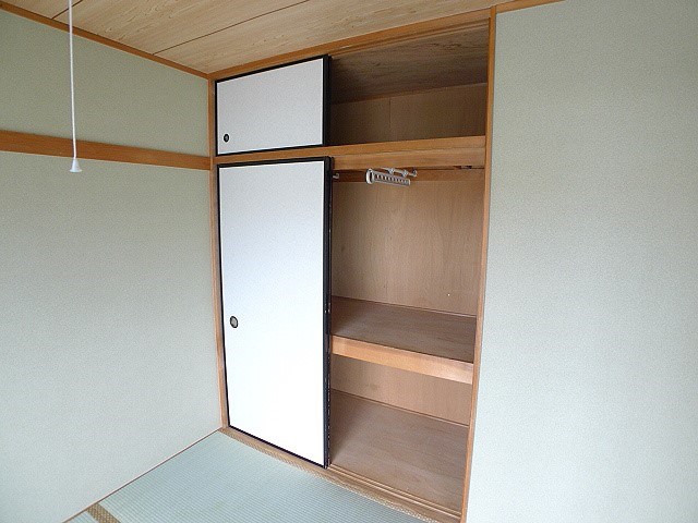 キャピタルハイツⅢ 押入
