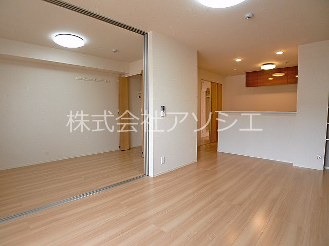 ロイジェントパークス　レイクタウン　Ⅱ　L リビング13.9帖