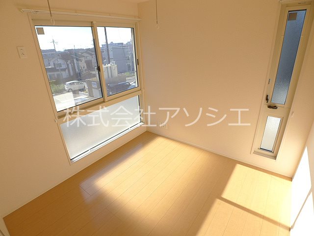 ヘリオス吉川美南　アレス 洋室5帖