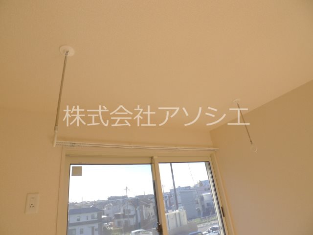 ヘリオス吉川美南　アレス 室内物干し