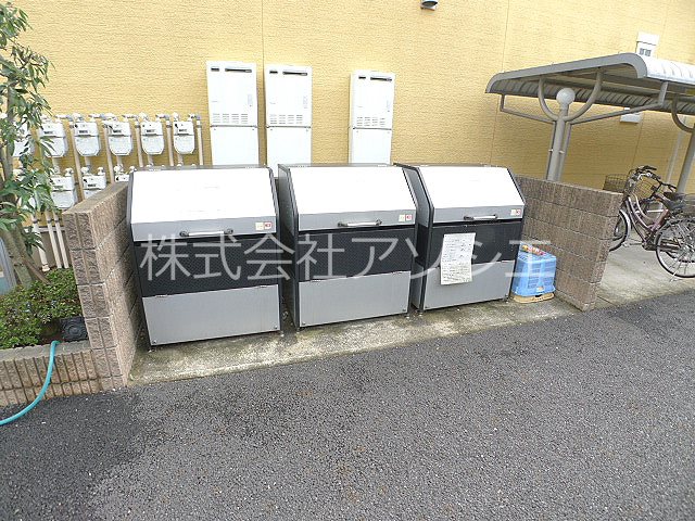 カンパーニャ　ミリオーネ ゴミ集積場