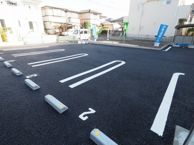 メゾン　アンソレイユ 駐車場