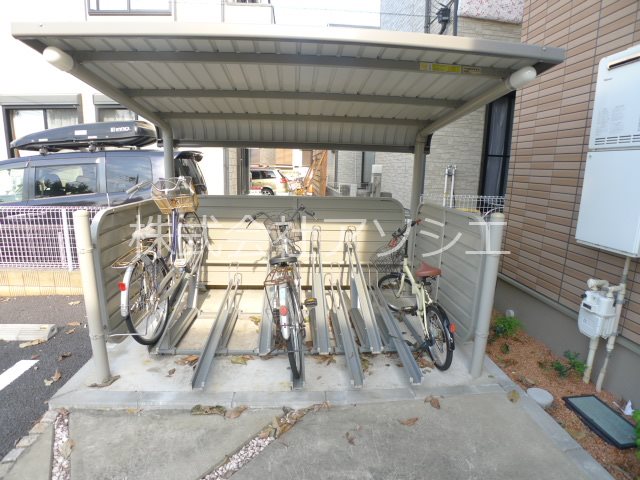 カーネミリオーネⅡ 駐輪場