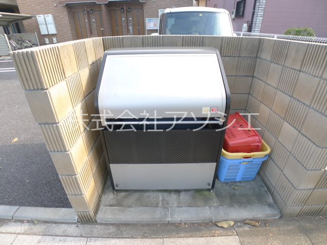 カーネミリオーネⅡ ゴミ集積場
