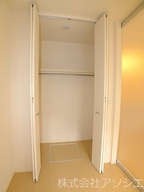 ラフォンテ（東柳田町） クローゼット