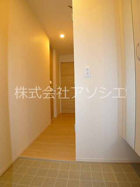 ロイジェントパークス草加手代B 玄関