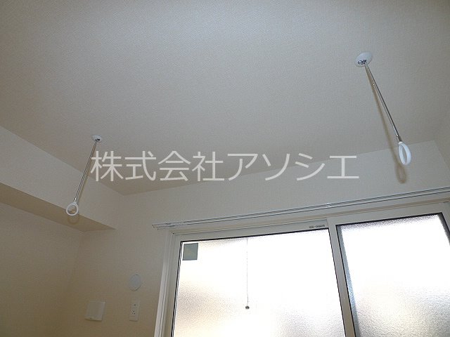 ロイジェントパークス草加手代B 室内物干し