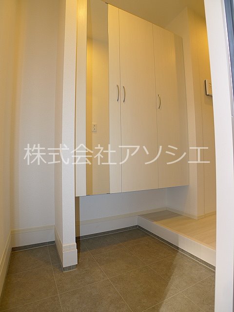 ロイジェントパークス草加手代A 玄関