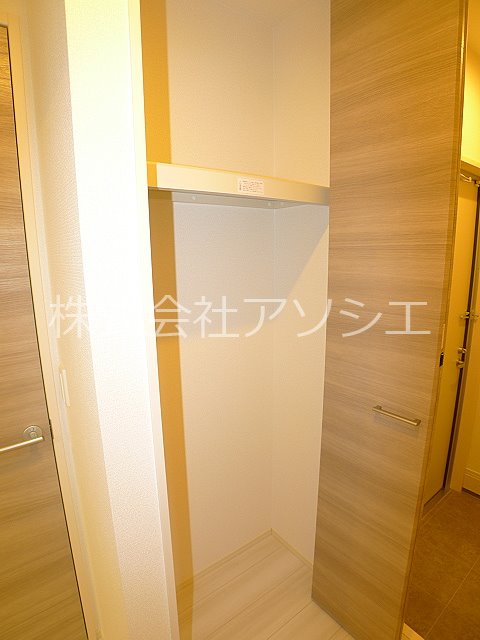 ロイジェントパークス草加手代A 収納