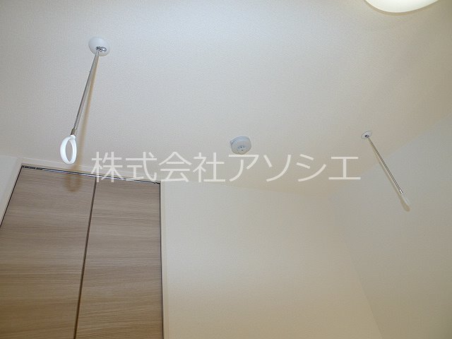 ロイジェントパークス草加手代A 室内物干し