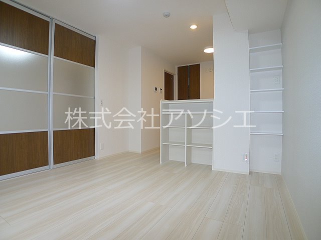ロイジェントパークス草加手代C リビング