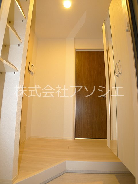 ロイジェントパークス草加手代C 玄関