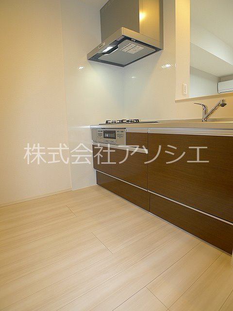 ロイジェントパークス草加手代C キッチン