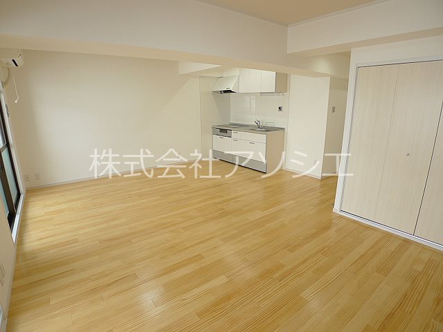 TAS越谷ビルディング LDK14.3帖