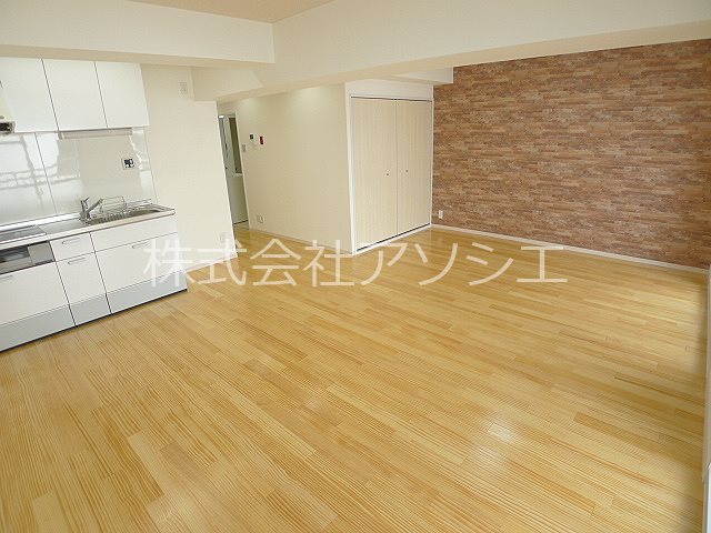TAS越谷ビルディング LDK14.3帖