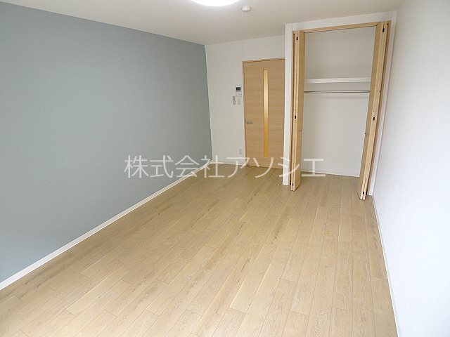 グランシャリオ（赤山本町） リビング