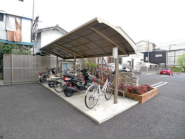 Charmant court MsⅡ 駐輪場