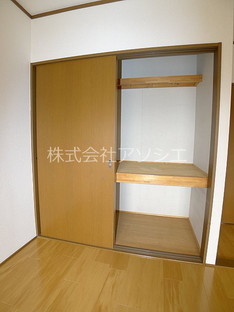 ウィンズハイム クローゼット