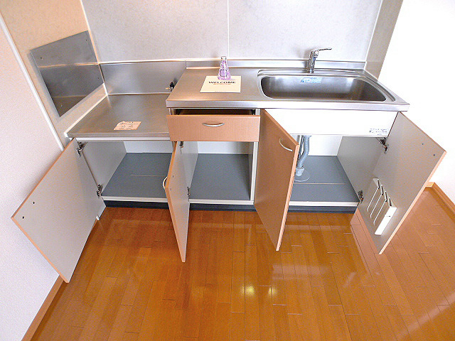 コンフォート嵯峨 キッチン収納