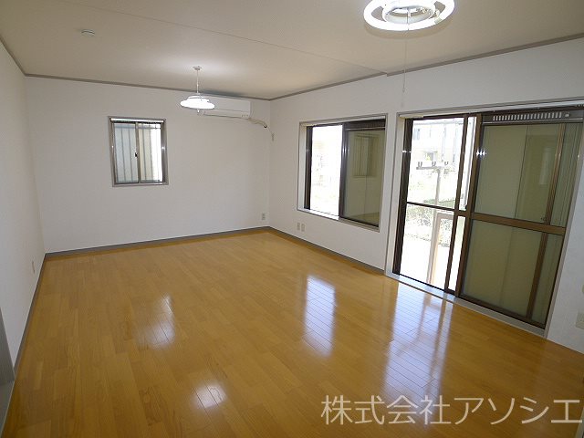 エクセル千間台　B棟 リビング