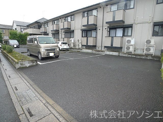 クライン・モルツ 駐車場