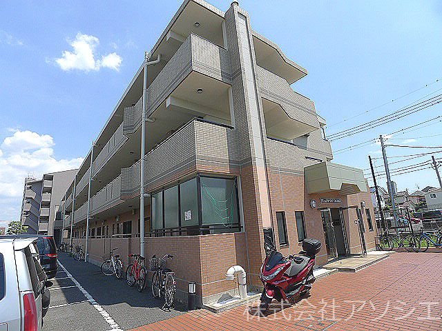 グリュンネベルクTAKANOのご紹介は住まいの窓口　アソシエへお任せ下さい。