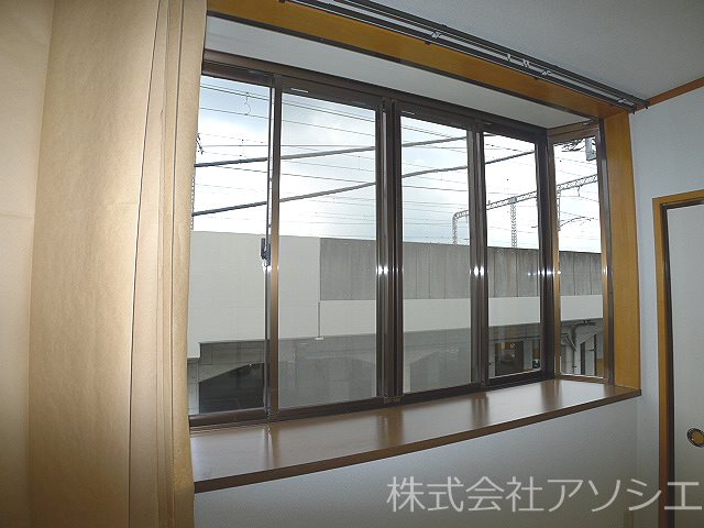 大野ビル 出窓