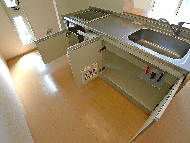 インペリアル・レイクⅠ キッチン収納