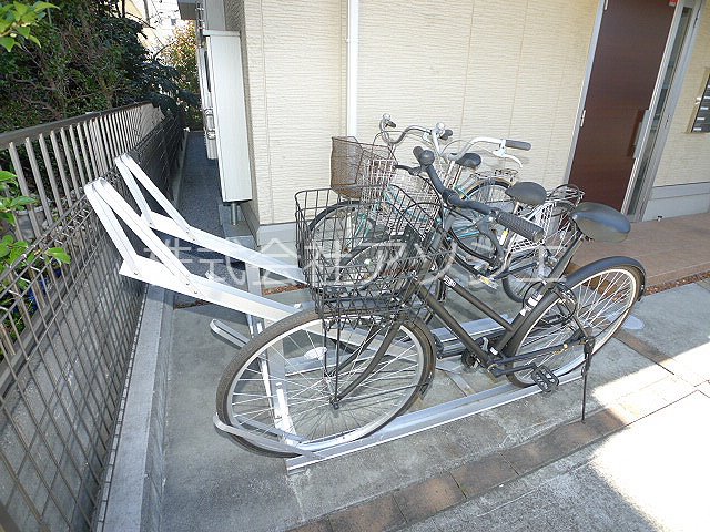 ヴィラ北越谷 駐輪場