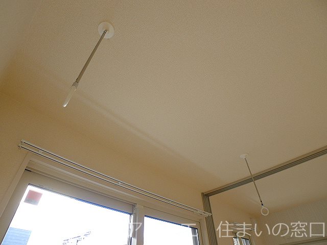 オーパス（越谷市赤山町1丁目） 室内物干し