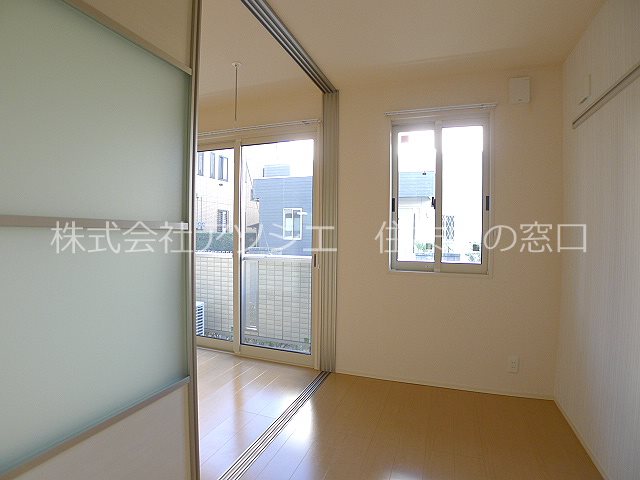 オーパス（越谷市赤山町1丁目） 洋室