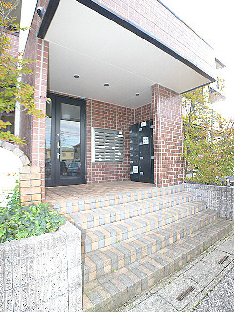 サンライズ蒲生 オートロック完備です。