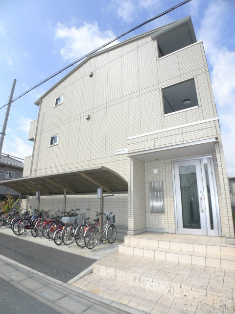 ウエストエーデル エントランスはオートロック完備です。