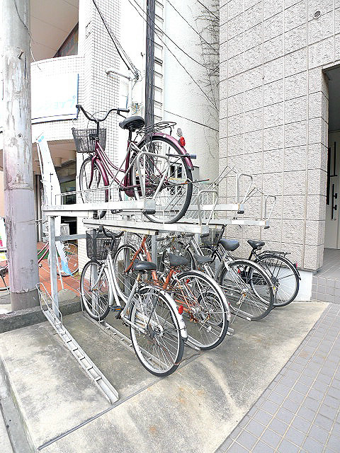 アーバン56 駐輪場