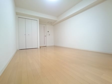 Sakura Building 洋室9.6帖