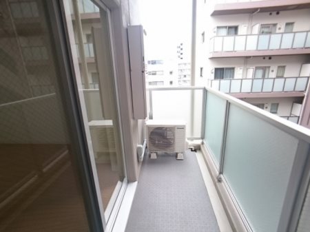 Sakura Building バルコニー
