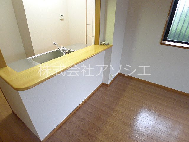 サンコート越谷 カウンターキッチン