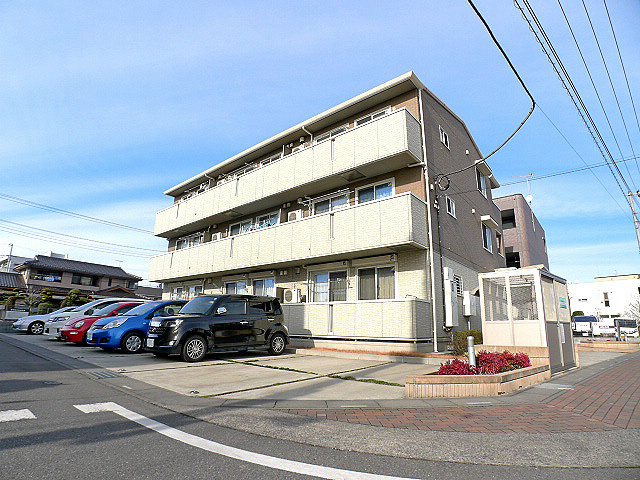 サニークロスZのご紹介は住まいの窓口 アソシエへお任せ下さい。