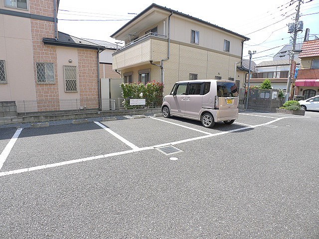 カステロ・デ・グロリア Ⅱ 駐車場