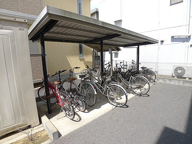 カステロ・デ・グロリア Ⅱ 駐輪場