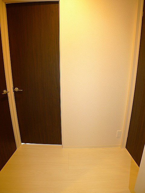 ウエストプラスワン 玄関