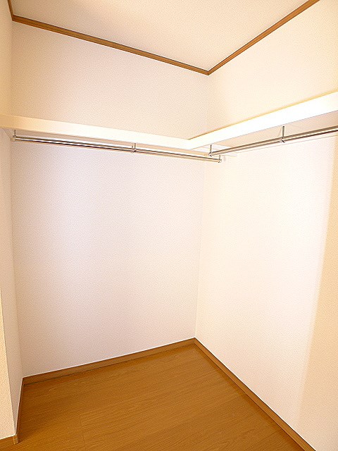 コルヌイエ ウォークインクローゼット