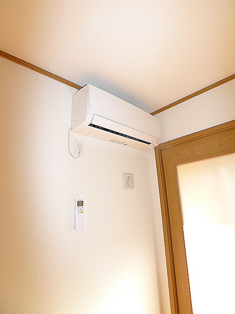 コルヌイエ エアコン