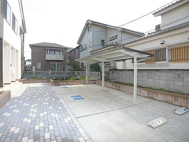 コルヌイエ 駐輪場