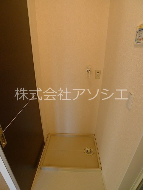 ロイヤルガーデン花水木 洗濯機置場